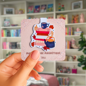 Pile de livres et thé