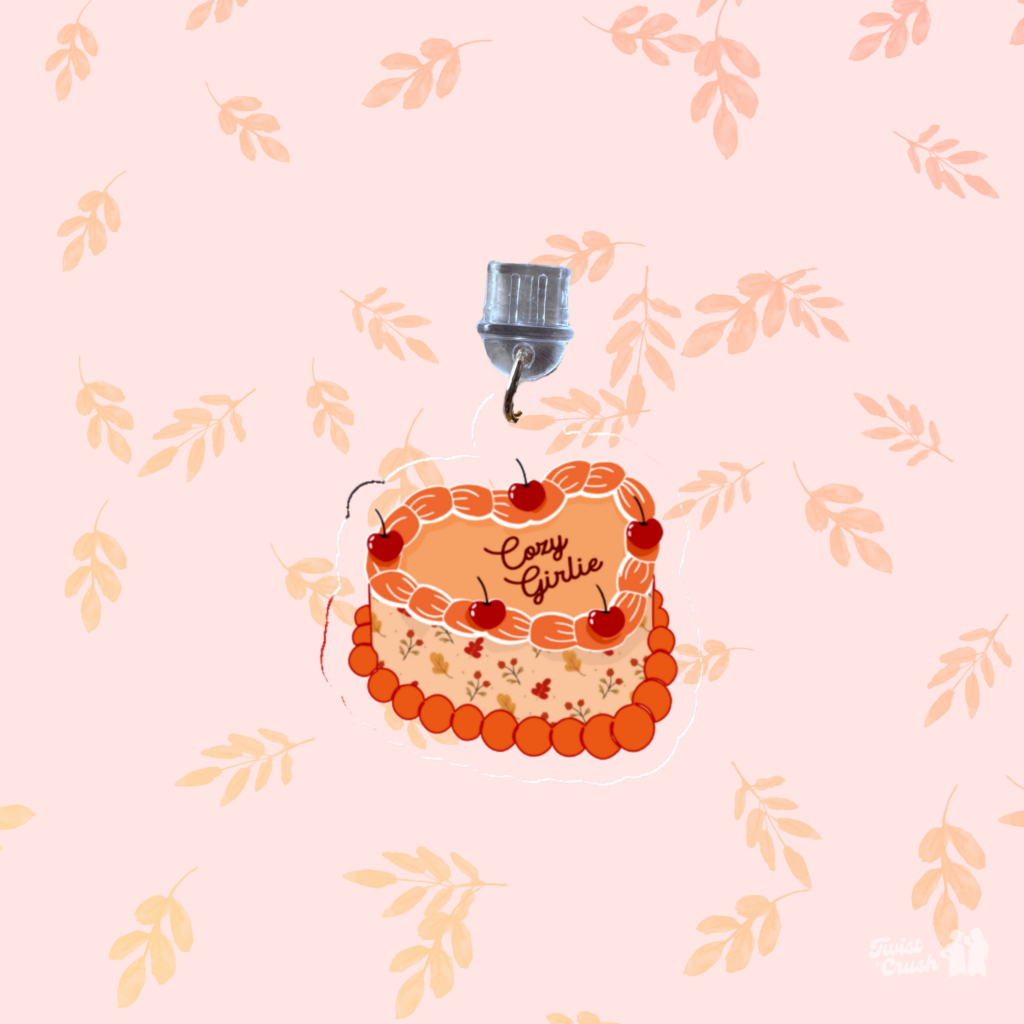 Breloque USB-C Cozy girlie, gâteau en forme de cœur aux cerises